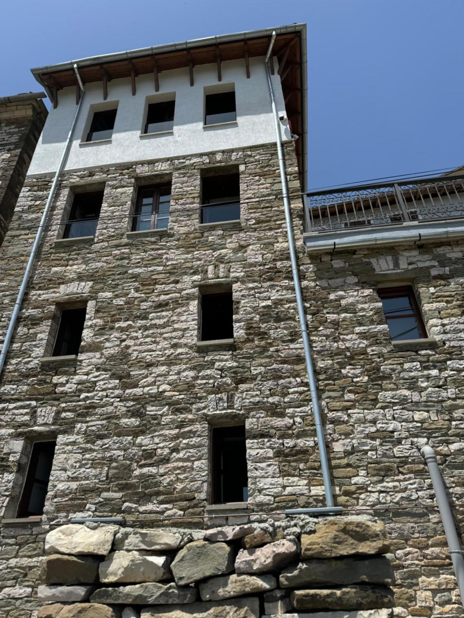 Dam Stone Boutique Hotel Gjirokastër Exterior foto